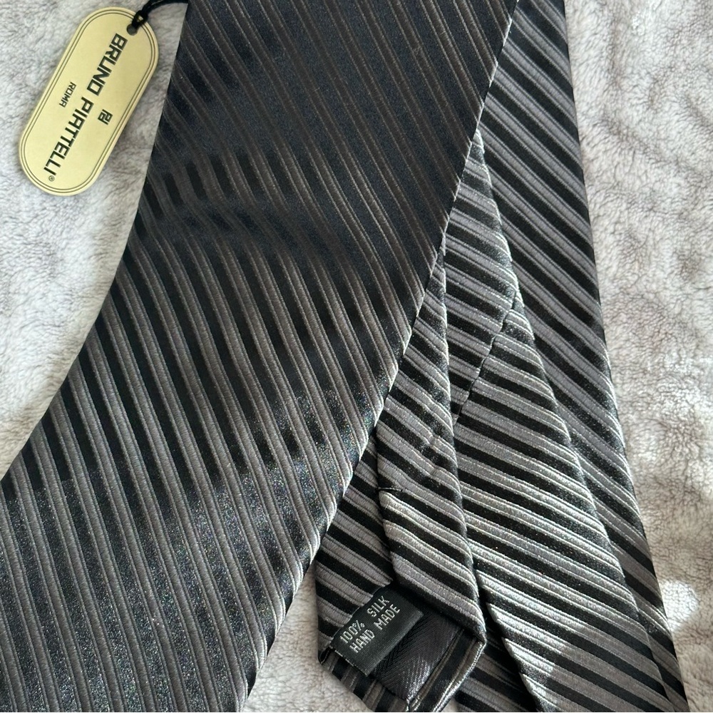 ✨NWT✨Bruno Piattelli Roma Black Gray Hand Made 100% Silk Men's Neck Tie